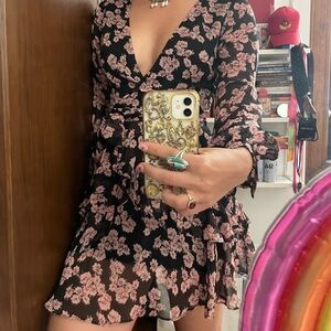 Most flattering Saints + Secrets black and pink floral mini dress 🌸 size S